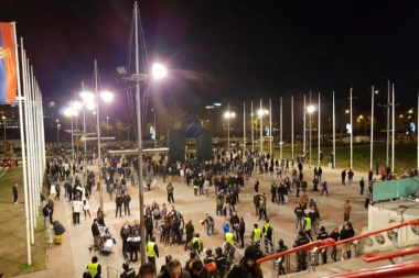 (FOTO) Stvara se gužva kod Arene, možemo li da očekujemo više od 10.000 ljudi na derbiju?