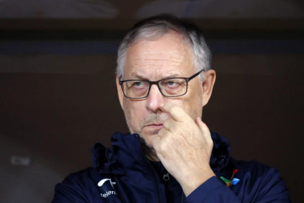 ŠANSA ZA SRBIJU: Lagerbek bez UDARNOG TANDEMA protiv "Orlova"?