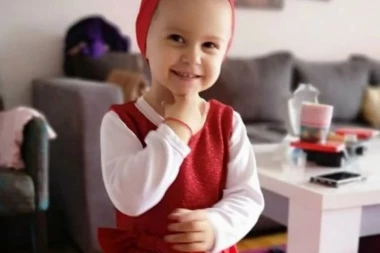 Malena Ivana (3) uprkos teškoj borbi za život ne skida osmeh sa lica, zato joj je potrebna naša pomoć da njena sreća ne prestane