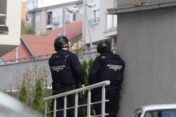 DRAMA NA ČUKARICI: U toku hapšenje razbojnika!