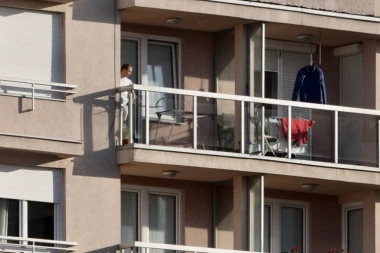 DRUGA STRANA MEDALJE: Bivši policajac sav novac trošio na kocku, žena rekla da ga napušta...