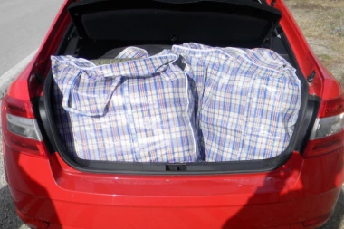 (FOTO) MRTAV LADAN! Strpao 56 kg marihuane u gepek kao da prevozi brašno, policija u Užicu ga dočekala