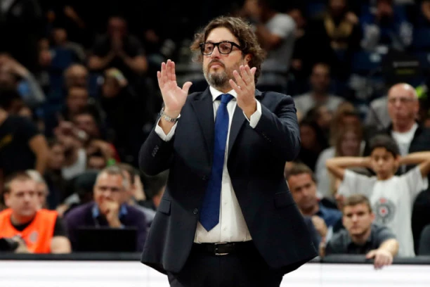 Oglasio se Trinkijerijev agent o odlasku iz Partizana!