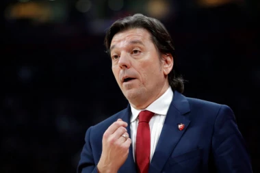 Gist precrtan, Zvezda traži izlaz iz kanala!