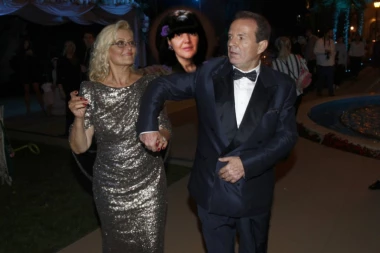 Karići do miliona došli preko Mire Marković