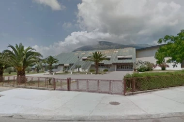 U Baru učenik nožem ranio druga u školskom dvorištu