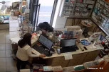 ŠOKANTNA PLJAČKA APOTEKE U SUBOTICI! Tražili od radnice da im izda lek bez recepta, a kad je ona odbila usledio je HOROR!