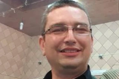 (FOTO) Ovo je profesor koji je sprečio masakr u školi u Velikoj Plani