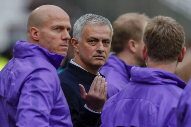 Murinjo u problemu, Barselona hoće vezistu Totenhema!