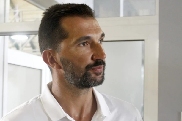 ŠTA MU JE BLIŽE, SRBIJA ILI GRČKA? Za koga će nastupati sin legendarnog Predraga Stojakovića?