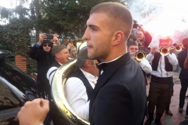 VELJKO I BOGDANA SE IZ TITELA VRATILI NA DEDINJE KOD CECE: A evo zbog čega su doneli odluku da dođu u Beograd!