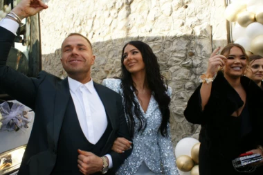 (FOTO) Izdominirala! Anastasija sve prisutne bacila u zasenak svojom novom odevnom kombinacijom!