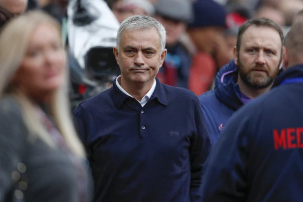 (VIDEO) Legendarno i urnebesno: Murinjova reakcija kada je čuo da Sterling nije isključen nasmejala planetu!