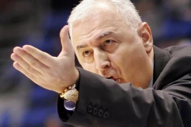 Zvezda u novu sezonu ide s novim trenerom!