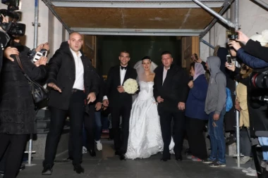 Ražnatovići stigli u hotel: Slavlje uskoro počinje!