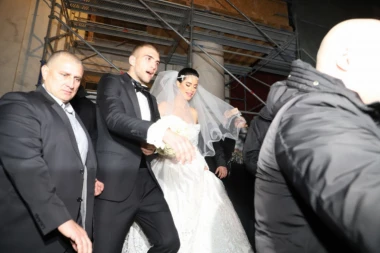 KRUNISALI SVOJU LJUBAV: VENČALI SE BOGDANA I VELJKO RAŽNATOVIĆ!