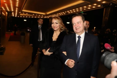 Nek je srećno, plodno i dugovečno: Dačić stigao na svadbu Veljka i Bogdane