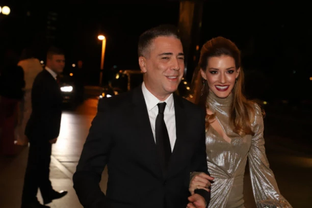 ZNA LI ŽELJKO ZA OVO? Rani radovi Jovane Joksimović: Danas nije sklona eksperimentisanju a nekada se ovako slikala!