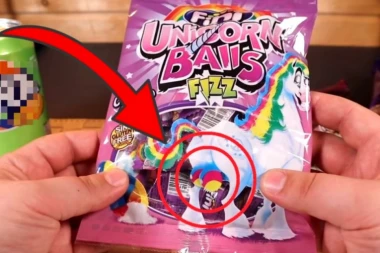 (FOTO) ŠOK! BOLESNIJE NE MOŽE: Prodaju deci bombone sa nazivom "testisi jednoroga"?!