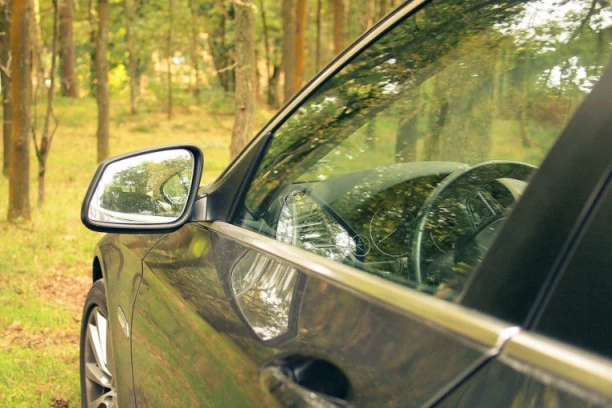 BUDZAŠTO: Država rasprodaje 97 automobila, najjeftniji košta kao boks skupljih cigareta