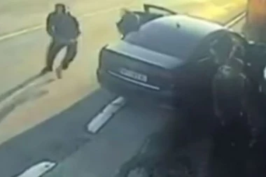 Ubili boga u njemu! Zelenaš popio batine u Novom Pazaru, kamere snimile jezivi napad bejzbol palicama