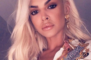 RIALDA PREŽIVELA TEŠKU SAOBRAĆAJKU: Pevačica jedva izvukla živu glavu, kobna noć za ceo bend!