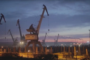 (VIDEO) Ovo je najdepresivniji grad u Rusiji, meštanima se dešava da promrznu nasred puta i da po dva meseca ne vide dana!