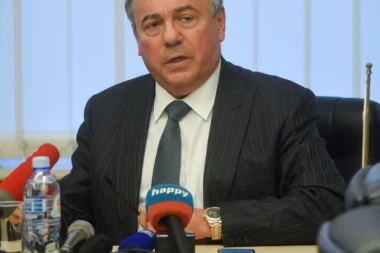 PROMENA NA KORMILU PRVOG PRIVATNOG FAKULTETA U SRBIJI: Mića Jovanović prodao Megatrend i napušta Srbiju