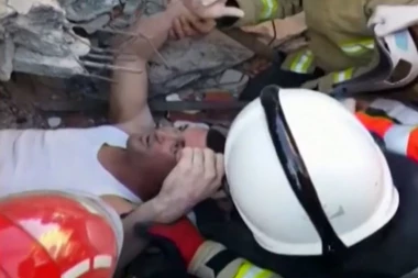 Čudo u Albaniji: Mladić izvučen iz ruševina posle dva dana