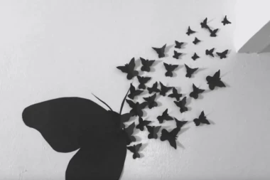 (VIDEO) Osvežite sobu: Napravite same upečatljivu dekoraciju za zid!