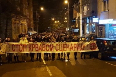 (FOTO) STOP KRVAVOM SCENARIJU! Građani Kruševca dali podršku predsedniku Vučiću