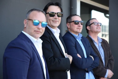 "Đura i mornari akustik" u Dadovu: Besplatan koncert za ljubitelje poezije!