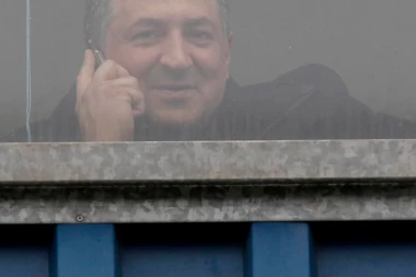 BRUKA I SRAMOTA: Tončev vređao Kokezu i delegata PROSTAČKIM REČNIKOM!