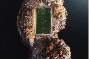 (FOTO) MNOGI NE ZNAJU NI DA POSTOJI: Ostrvo fudbala je u ovoj evropskoj zemlji!