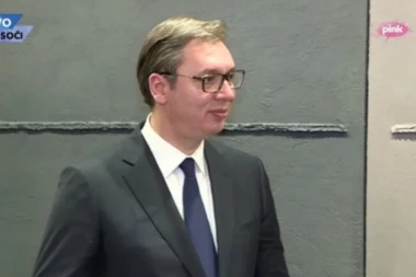 DA BOG POŽIVI ĐILASA: Vučić iz Sočija ironično prokomentarisao raspad u DS