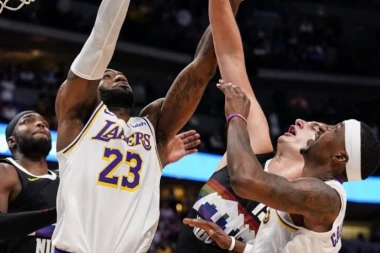 Jokić ispodprosečan, Lebron i drugovi srušili Denver!