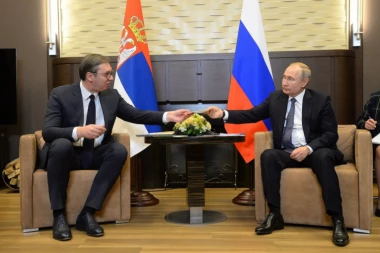 Vučić čestitao Putinu 75 godina pobede nad fašizmom
