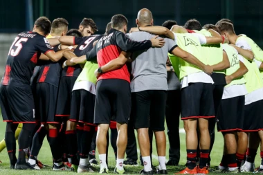 ALARMANTNA SITUACIJA U ŠABAČKOJ MAČVI: Igrači izbačeni iz stanova hteli da spavaju na stadionu!