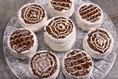 Kolač sa dugom tradicijom: Ovo je recept za malo "modernije" ruske šubare!