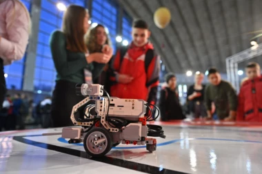 5G robotići na Festivalu nauke
