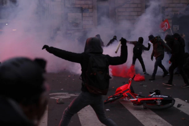 OPOZICIJA POSTAVILA ULTIMATUM: Ostavka ili DEMONSTRACIJE širom zemlje!