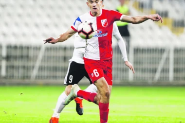 Zvezda u problemu: Sevilja se ozbiljno umešela u trku za dovođenje Topića!