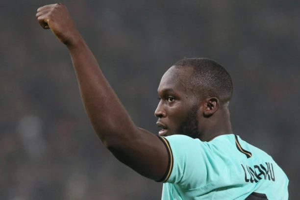 Prvi put na različitim stranama: Lukaku se poklonio Ibri pred "Derbi dela Madonina"!