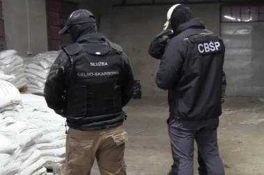 (VIDEO) POLJSKA POLICIJA ZAPLENILA 2 TONE KOKAINA: Kolumbijska roba vredna 470 miliona evra!