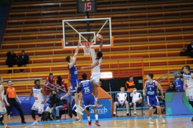 (VIDEO) Igosi na +25 u Zagrebu: Razmažena derišta ipak znaju da igraju košarku!