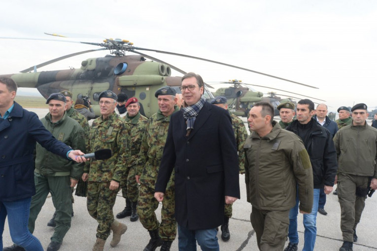 Vučić na prezentaciji novih moćnih helikoptera: Srbija nikada ovo nije imala