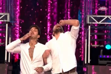 (VIDEO) Najodvratnija scena na televiziji: Stavljali crve u usta i žvakali!