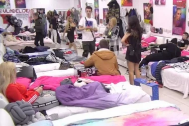 (VIDEO) Potez vredan hvale: Pobednik Zadrugovizije podelio sav novac od nagrade sa ukućanima!