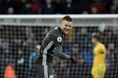 SPASILAC: Vardi u nadoknadi doneo pobedu Lesteru nad poslednjim timom lige!