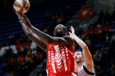 Gistovo monstruozno zakucavnje potez večeri u Evroligi!